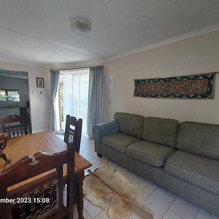 Field'S Rest Bed & Breakfast Port Elizabeth Exterior photo