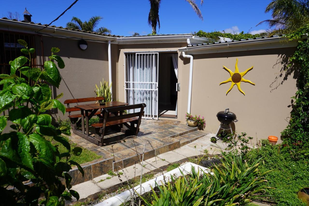 Field'S Rest Bed & Breakfast Port Elizabeth Exterior photo
